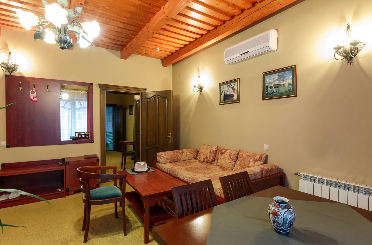 Letuchiy Gollandets Hotel อุชโฮรอด ภายนอก รูปภาพ
