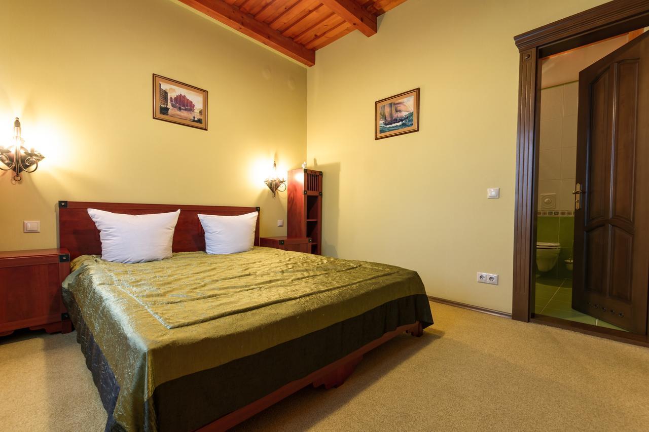 Letuchiy Gollandets Hotel อุชโฮรอด ภายนอก รูปภาพ